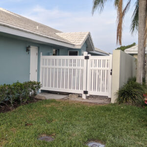 Weldon white vinyl semi-privacy fence