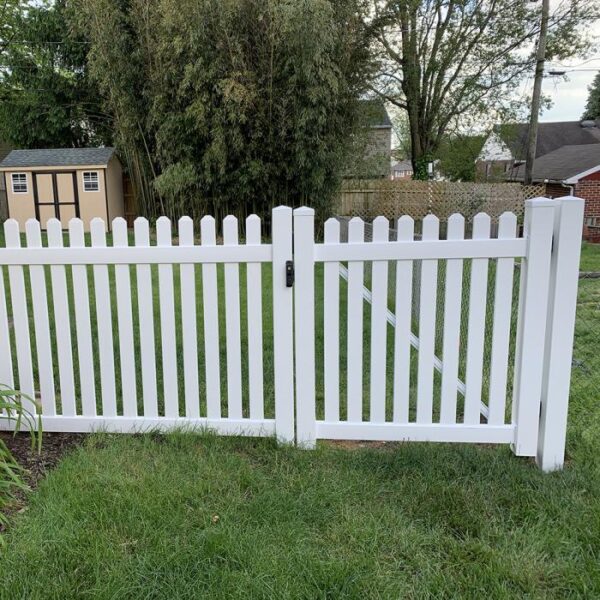 Sudbury white vinyl picket fence gate